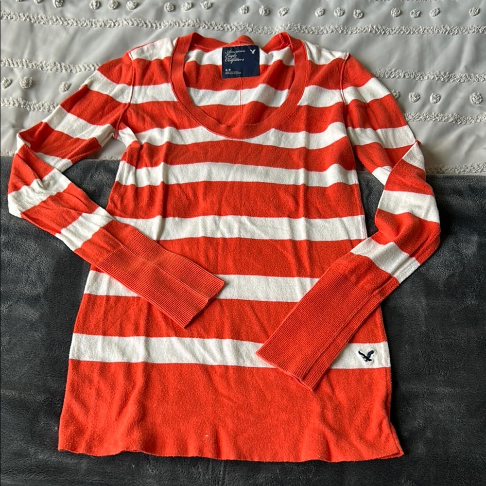American Eagle vintage look sweater